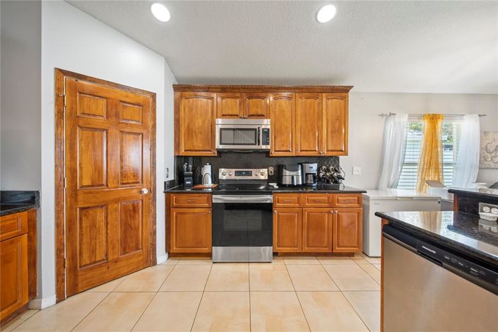 Image No.6-4 Bed Property for sale