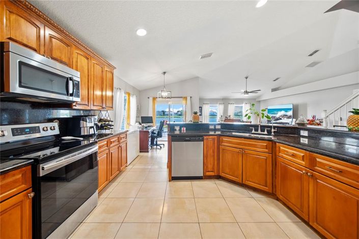 Image No.7-4 Bed Property for sale