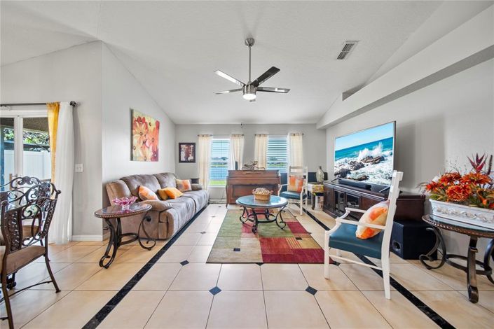 Image No.9-4 Bed Property for sale