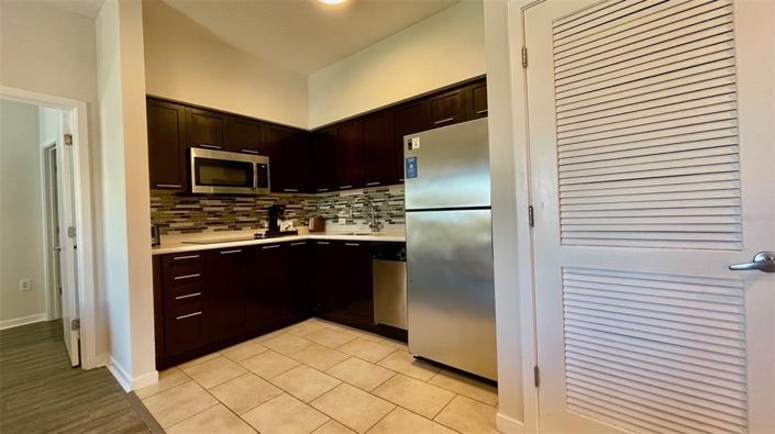 Image No.10-2 Bed Property for sale