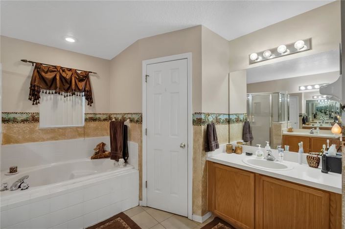 Image No.20-4 Bed Property for sale