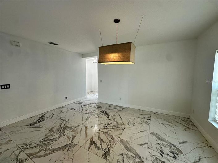 Image No.10-5 Bed Property for sale