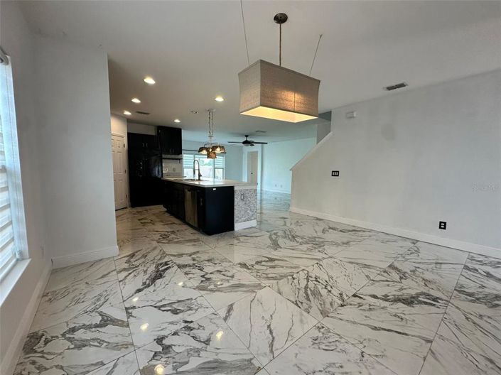 Image No.11-5 Bed Property for sale