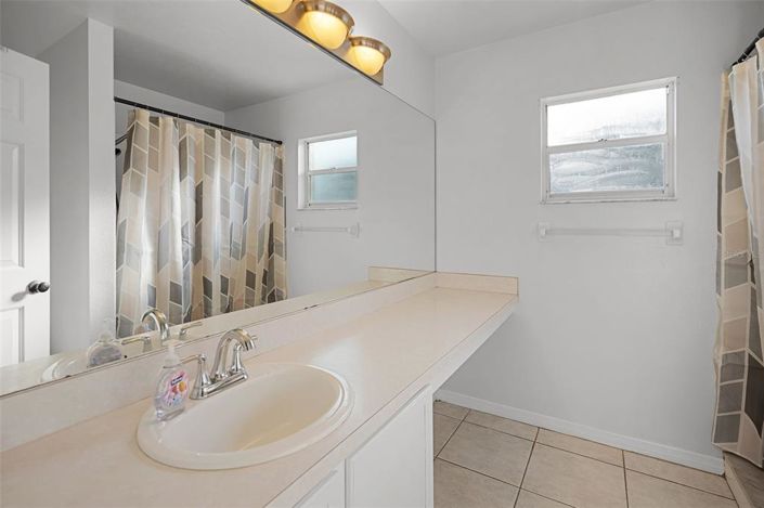 Image No.30-3 Bed Property for sale