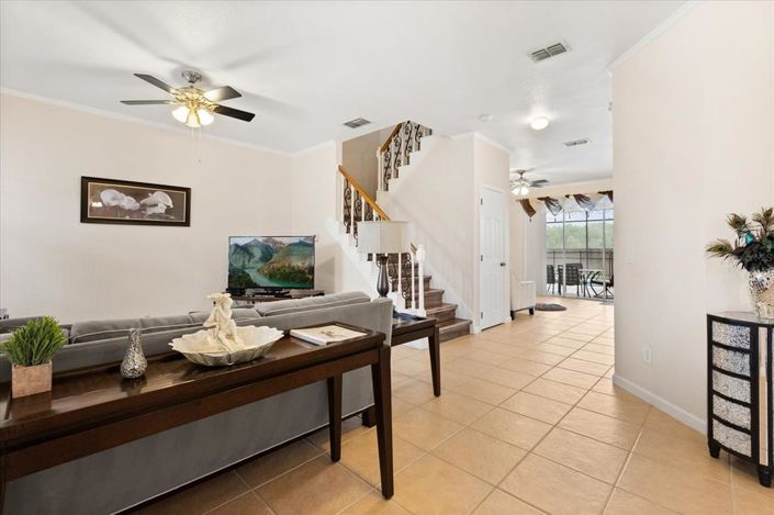 Image No.2-6 Bed Property for sale