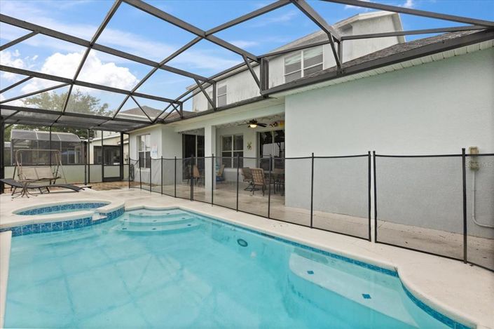 Image No.33-6 Bed Property for sale