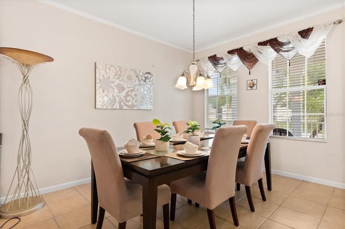 Image No.8-6 Bed Property for sale