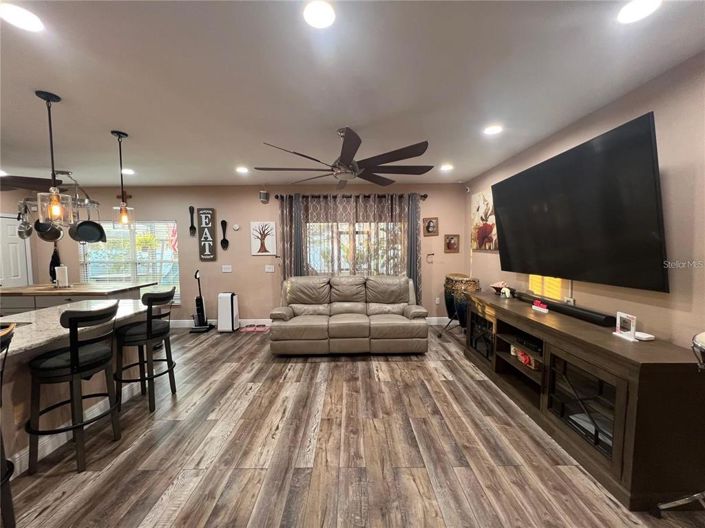 Image No.7-Propriété de 4 chambres à vendre à Kissimmee