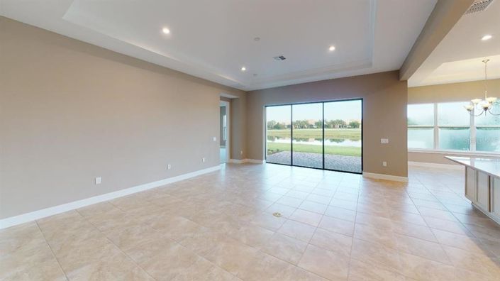 Image No.12-4 Bed Property for sale