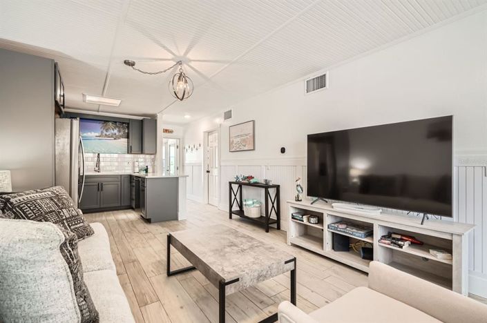 Image No.6-2 Bed Property for sale