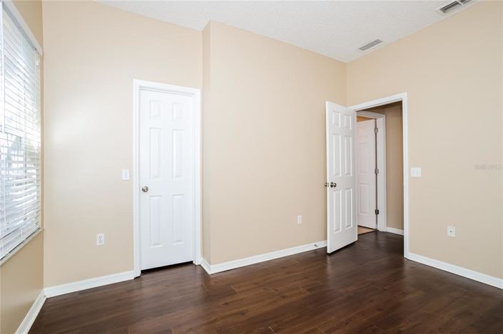 Image No.11-3 Bed Property for sale