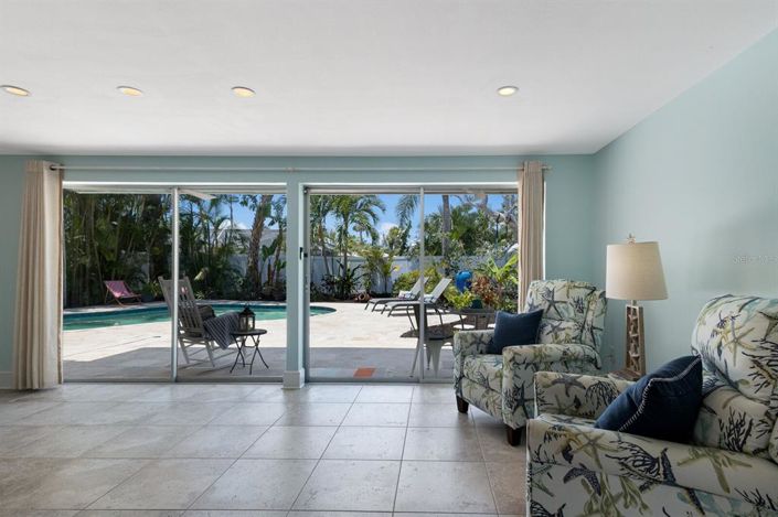 Image No.13-3 Bed Property for sale