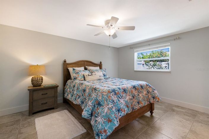 Image No.15-3 Bed Property for sale