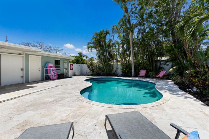 Image No.26-3 Bed Property for sale