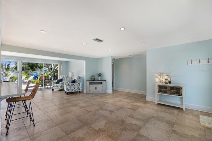 Image No.6-3 Bed Property for sale