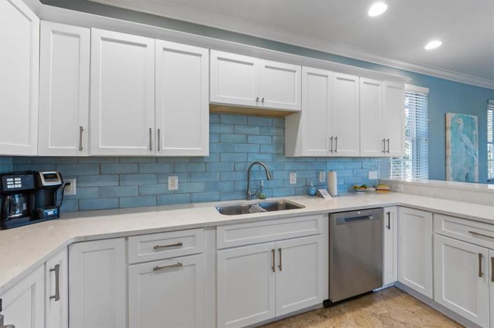 Image No.13-6 Bed Property for sale