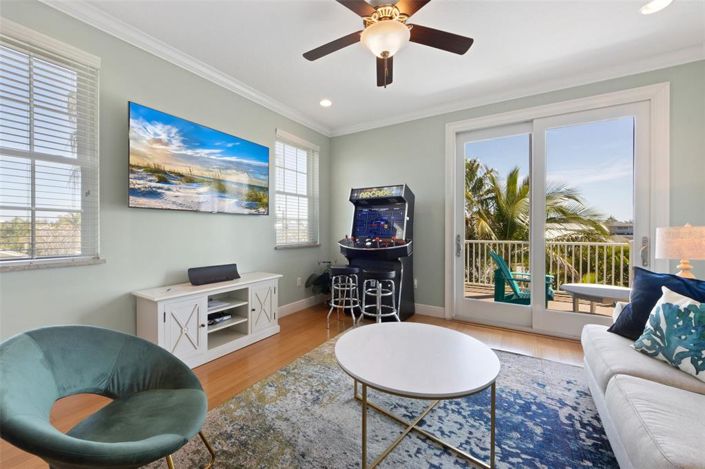 Image No.15-6 Bed Property for sale