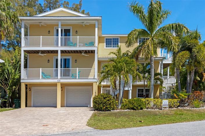 Image No.2-6 Bed Property for sale