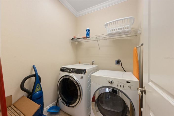 Image No.21-6 Bed Property for sale