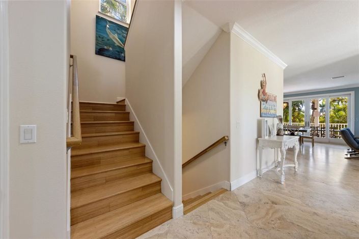 Image No.26-6 Bed Property for sale