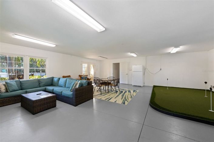 Image No.47-6 Bed Property for sale