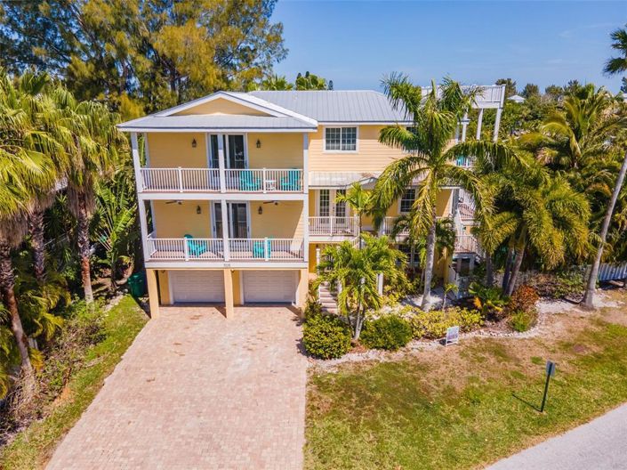 Image No.54-6 Bed Property for sale