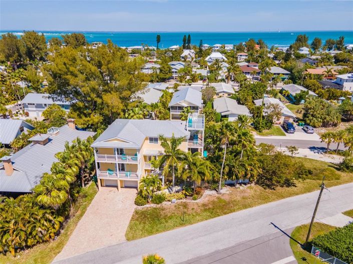 Image No.55-6 Bed Property for sale