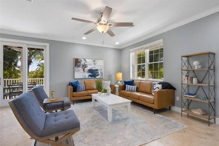 Image No.6-6 Bed Property for sale