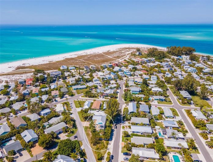 Image No.66-6 Bed Property for sale