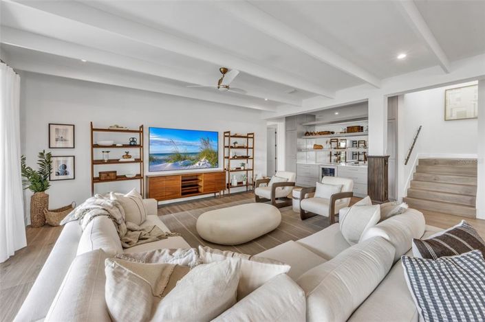 Image No.14-6 Bed Property for sale