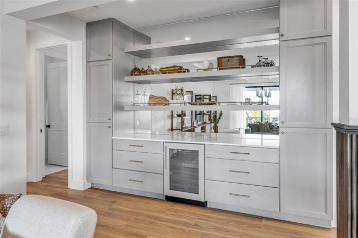 Image No.27-6 Bed Property for sale