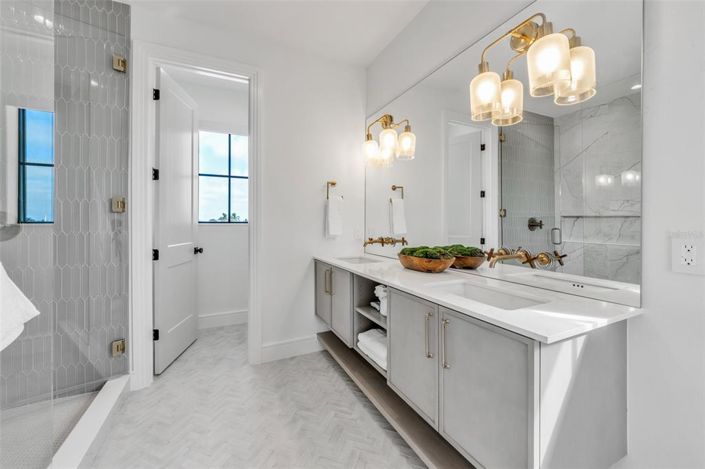 Image No.31-6 Bed Property for sale