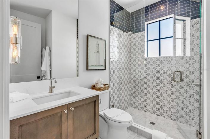 Image No.34-6 Bed Property for sale