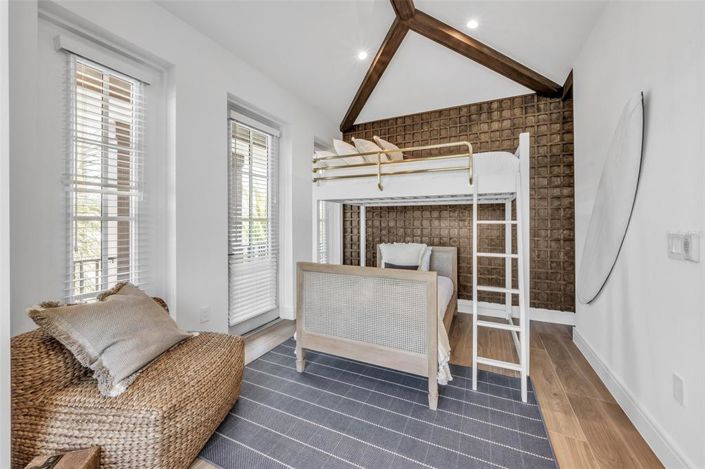 Image No.45-6 Bed Property for sale