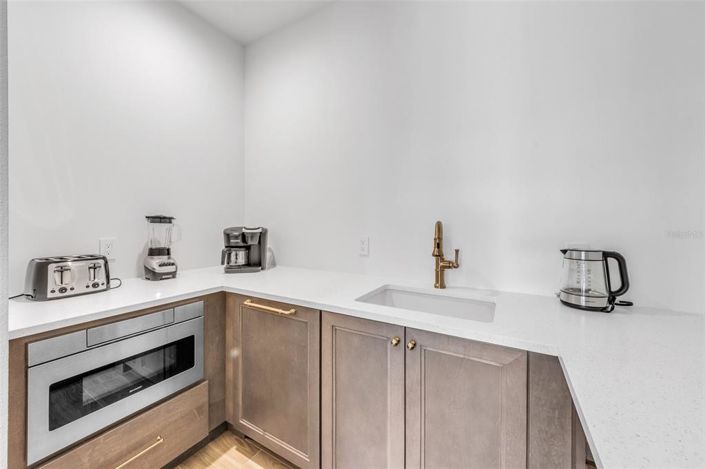 Image No.47-6 Bed Property for sale