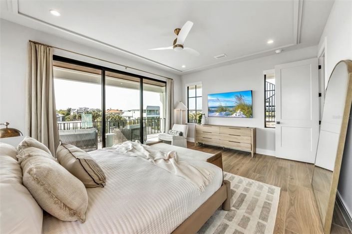 Image No.52-6 Bed Property for sale