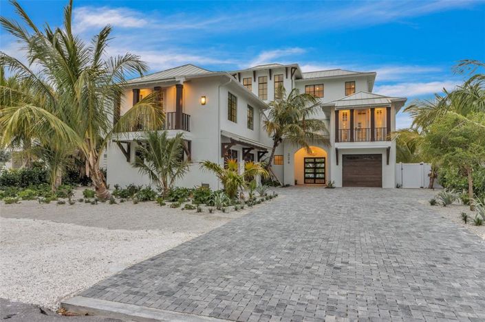 Image No.73-6 Bed Property for sale