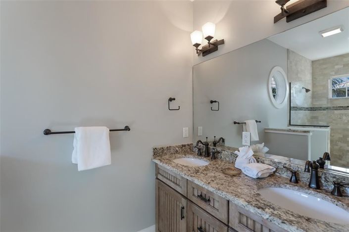 Image No.16-5 Bed Property for sale