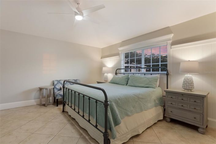 Image No.30-5 Bed Property for sale