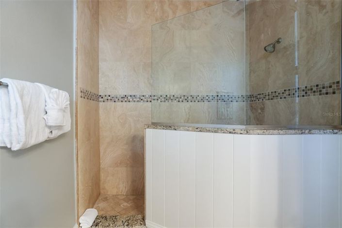 Image No.42-5 Bed Property for sale