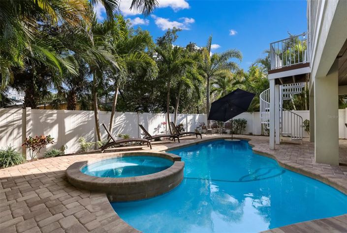 Image No.49-5 Bed Property for sale