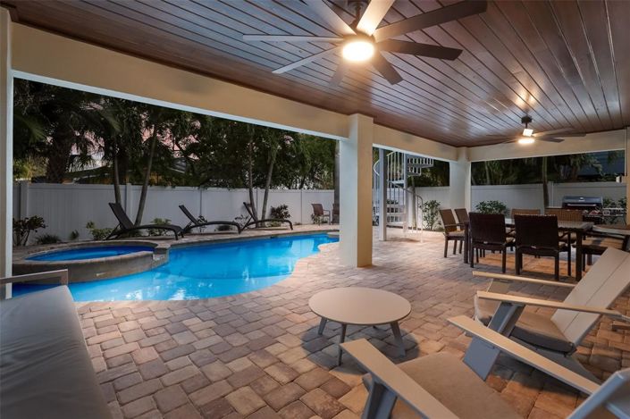 Image No.63-5 Bed Property for sale