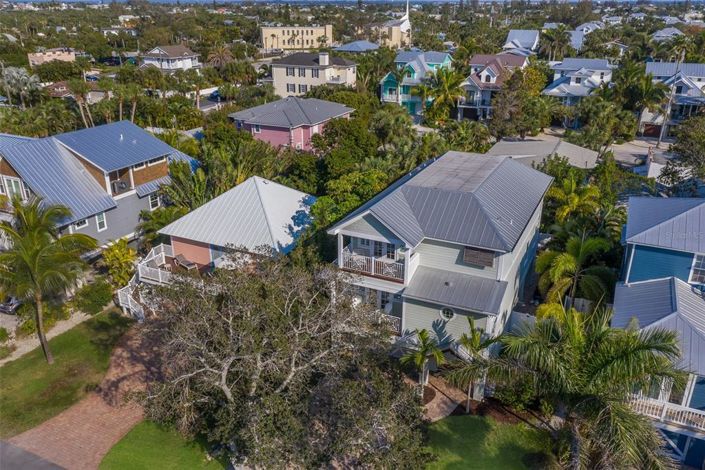 Image No.70-5 Bed Property for sale