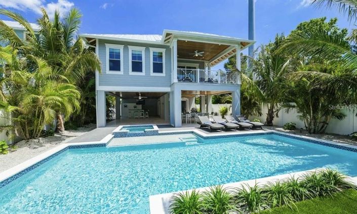 Image No.28-5 Bed Property for sale