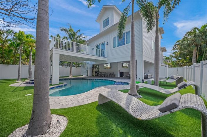 Image No.29-5 Bed Property for sale