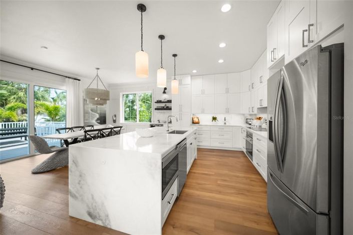 Image No.4-5 Bed Property for sale