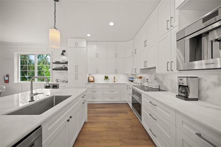 Image No.5-5 Bed Property for sale