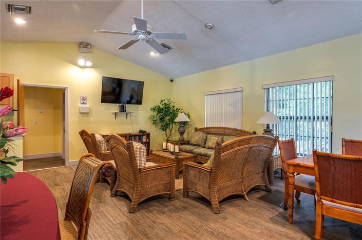 Image No.31-3 Bed Townhouse for sale