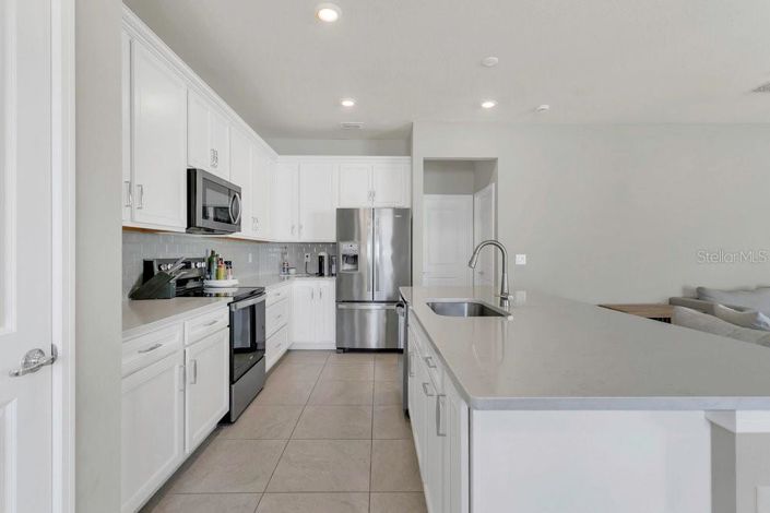 Image No.10-5 Bed Property for sale