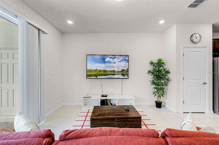 Image No.15-5 Bed Townhouse for sale